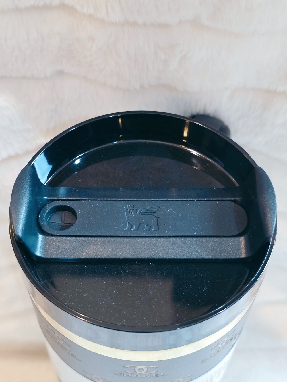 Black N Gold Stanley Quencher H2.0 Tumbler - Picture 4 of 5